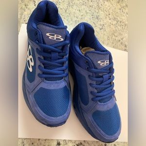 La crosse new/never worn girls shoes  size 7.5